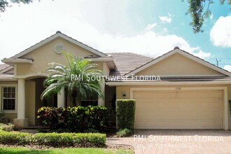 5522 Eastwind Dr in Sarasota, FL - Building Photo - Building Photo