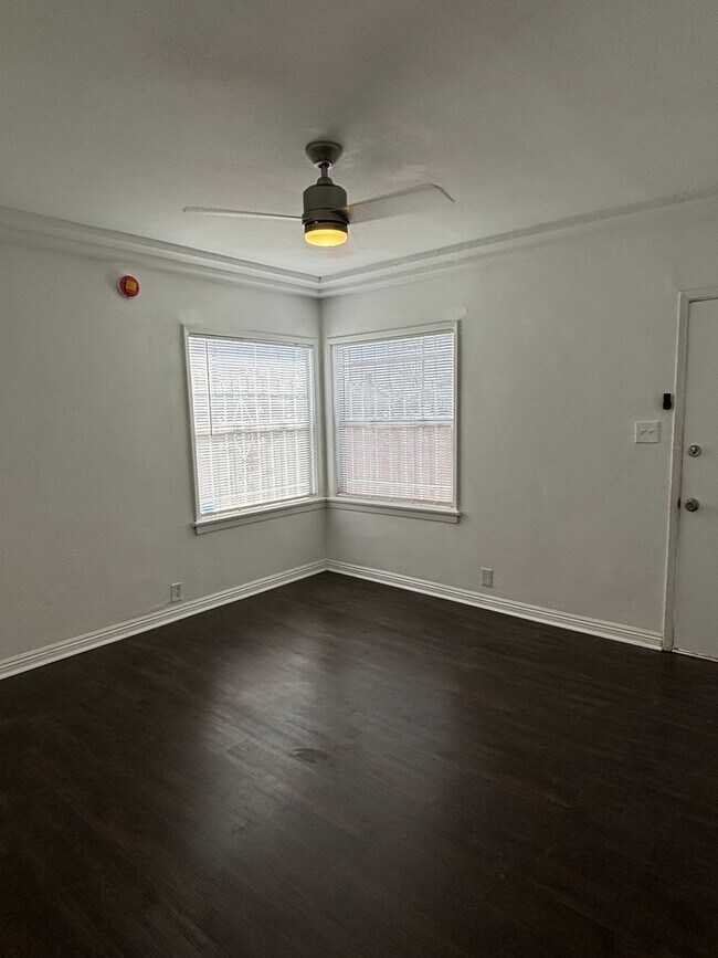 2227 E 112th St-Unit -2227 in Los Angeles, CA - Foto de edificio - Building Photo