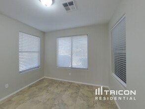 2963 W Peggy Dr in Queen Creek, AZ - Foto de edificio - Building Photo