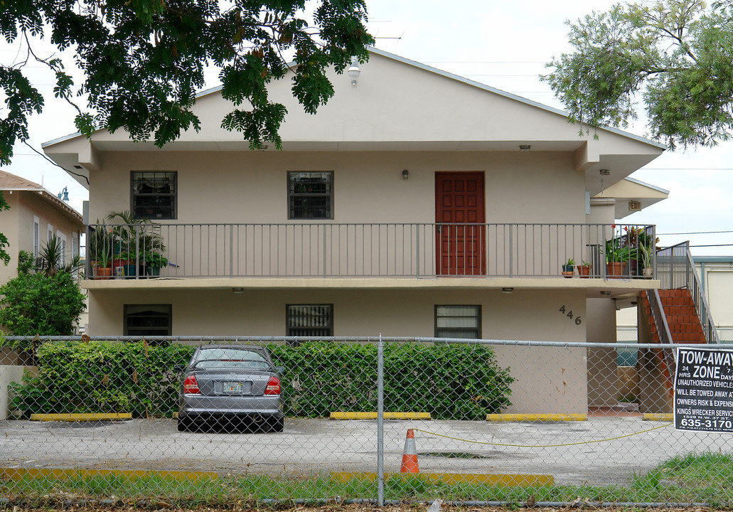 446 SW 7th St in Miami, FL - Building Photo