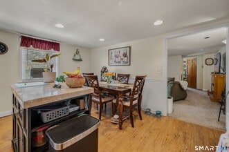 349 Naubuc Ave in Glastonbury, CT - Building Photo - Building Photo