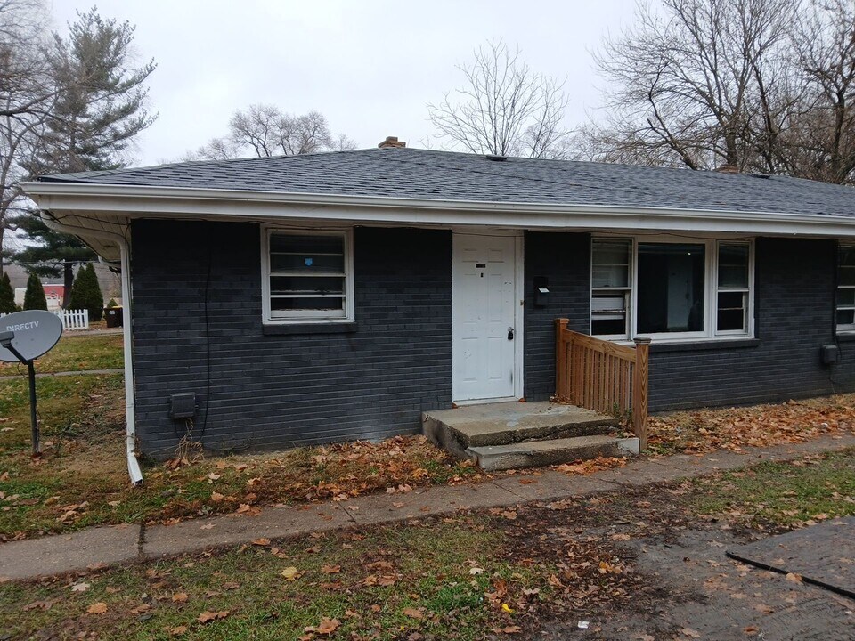 1023 Irving Ave in Rockford, IL - Building Photo