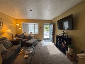 266 Endicott St N in Laconia, NH - Building Photo - Building Photo