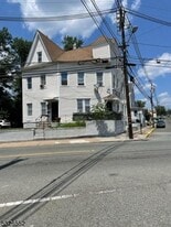 329 Wagaraw Rd in Hawthorne, NJ - Building Photo