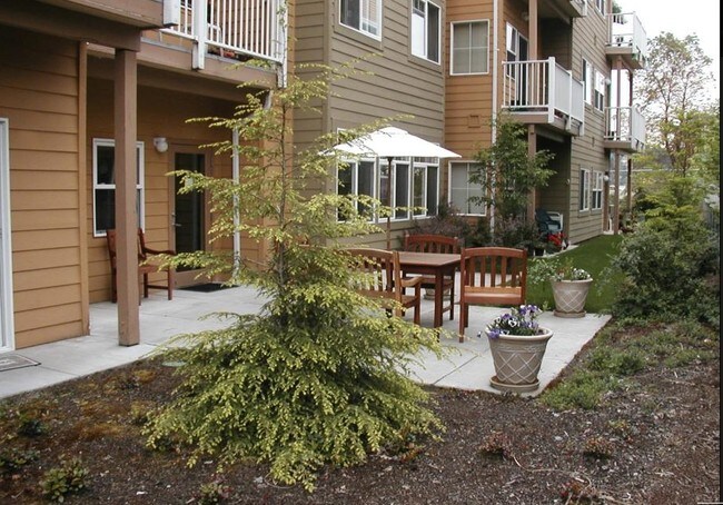 Heron Landing Senior Apartments in Kenmore, WA - Foto de edificio - Building Photo