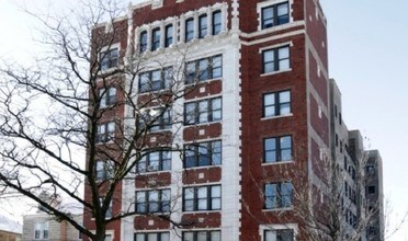 7456 S Shore Dr in Chicago, IL - Foto de edificio - Building Photo