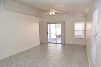 11112 Summer Squash Ln in Las Vegas, NV - Foto de edificio - Building Photo