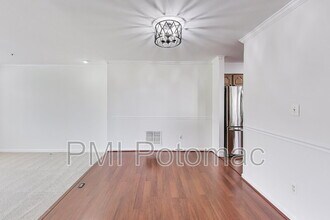 8417 Meadow Green Way in Gaithersburg, MD - Building Photo - Building Photo