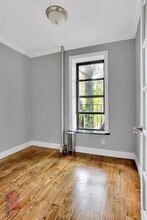 212 E 105th St in New York, NY - Building Photo - Building Photo