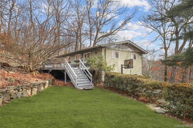 20 Cedar Rd E in Katonah, NY - Building Photo - Building Photo