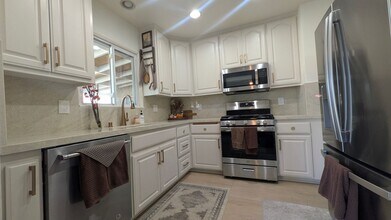 4805 Beatty Dr in Riverside, CA - Building Photo - Building Photo