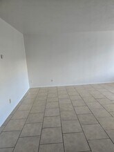 147 General Arnold St NE, Unit 4 in Albuquerque, NM - Foto de edificio - Building Photo