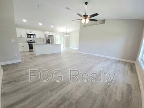 3328 W Naegelia Pl in Citrus Springs, FL - Building Photo - Building Photo