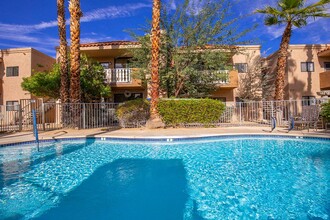 Ramon Apartments in Palm Springs, CA - Foto de edificio - Building Photo