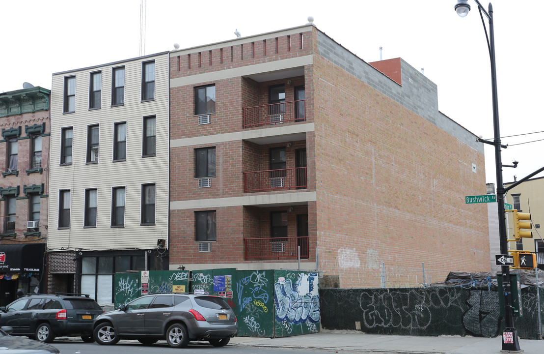 574 Bushwick Ave in Brooklyn, NY - Building Photo