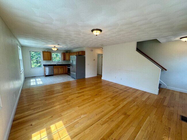 3477 Pawtucket Ave, Unit 4 in Riverside, RI - Building Photo - Building Photo