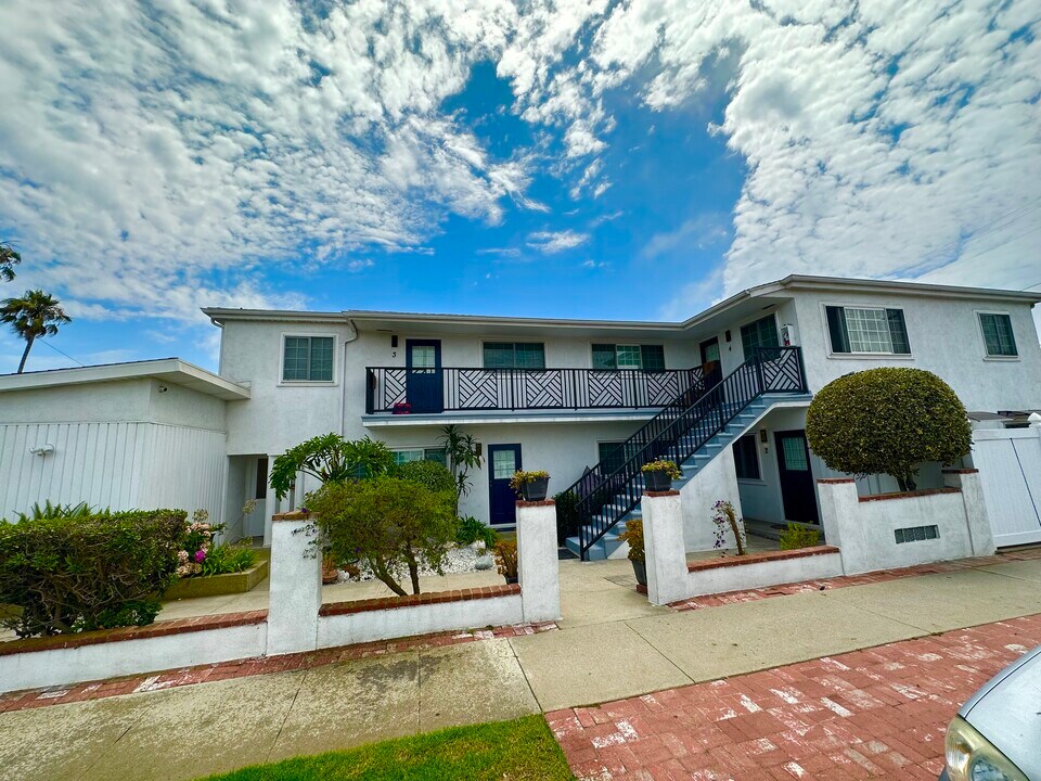 951 McCarthy Ct, Unit 3 in El Segundo, CA - Building Photo