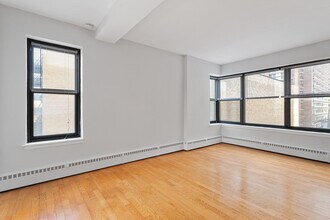 5858 N Sheridan Rd in Chicago, IL - Building Photo - Building Photo