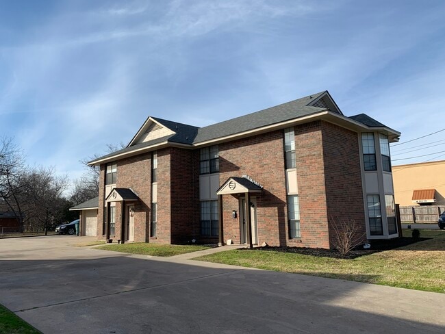 property at 1604 N Travis St