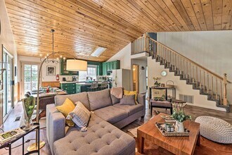 360 Cedarbrook Dr in Twin Peaks, CA - Building Photo - Building Photo