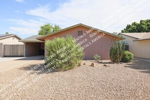 2156 E Yale Dr in Tempe, AZ - Building Photo