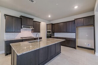 27208 Silent Rain Dr in Magnolia, TX - Building Photo - Building Photo
