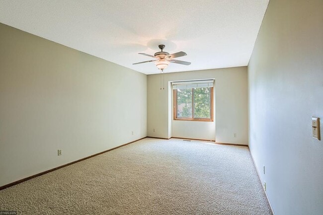 9241 Upland Ln N in Maple Grove, MN - Building Photo - Building Photo