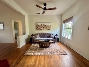 1700 Houston St in Austin, TX - Building Photo - Building Photo