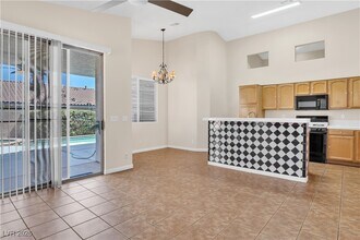 8940 Emery Lake St in Las Vegas, NV - Building Photo - Building Photo