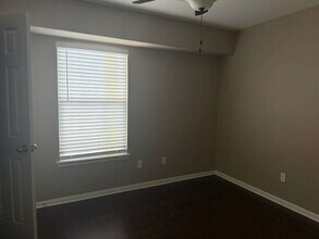 6055 Yorkglen Manor Ln in Houston, TX - Building Photo - Building Photo