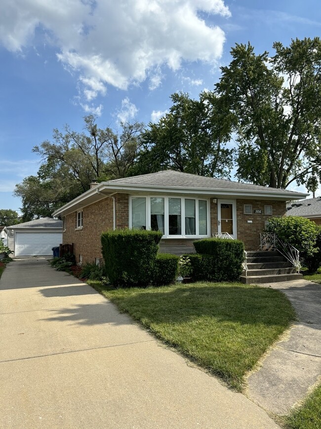 property at 504 E Butterfield Rd