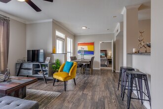 Milano Apartments in Houston, TX - Building Photo - Interior Photo