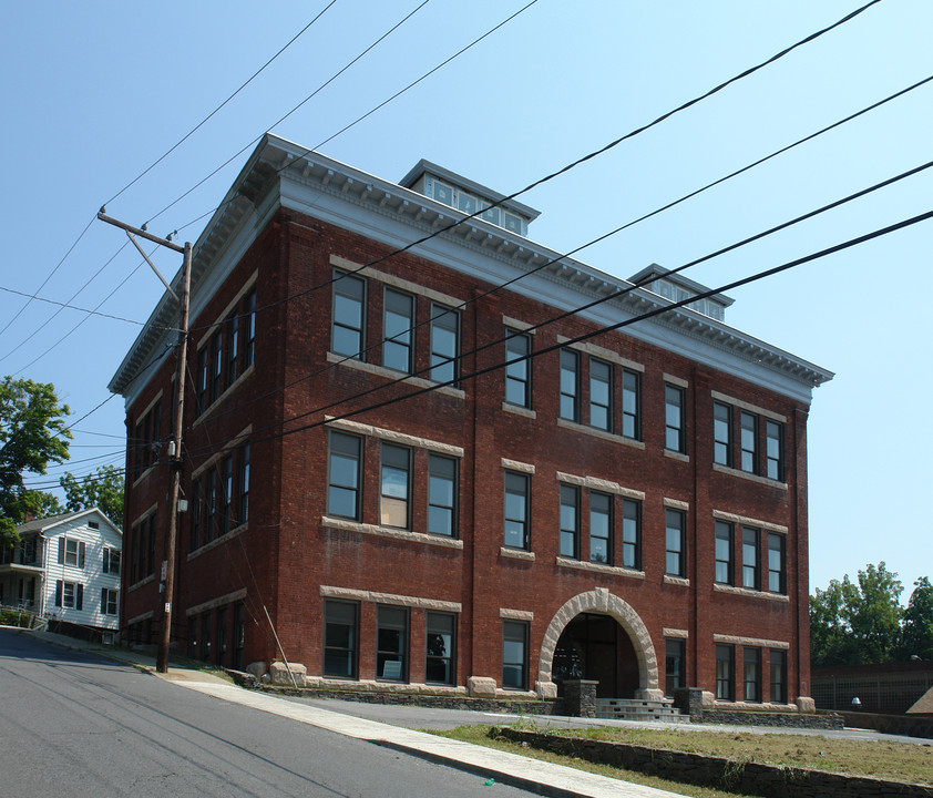 13 Academy St in Catskill, NY - Building Photo