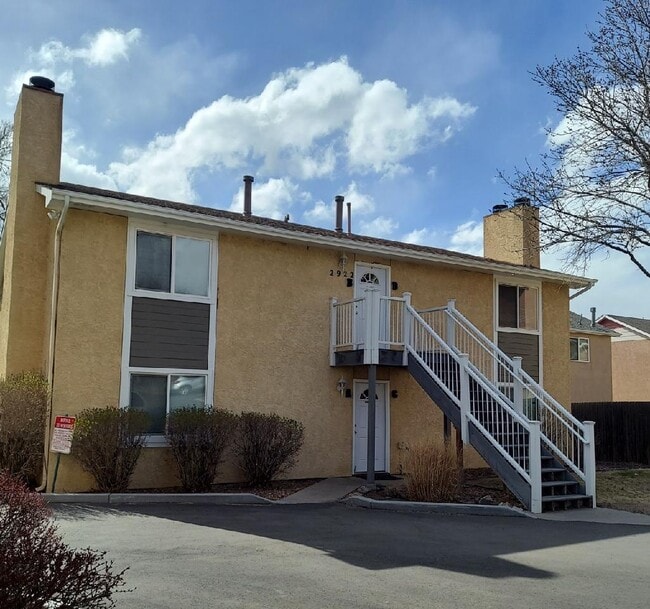 2920-2922 Main St