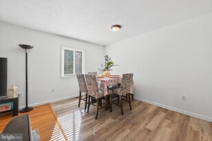 12462 Skipper Cir in Woodbridge, VA - Building Photo