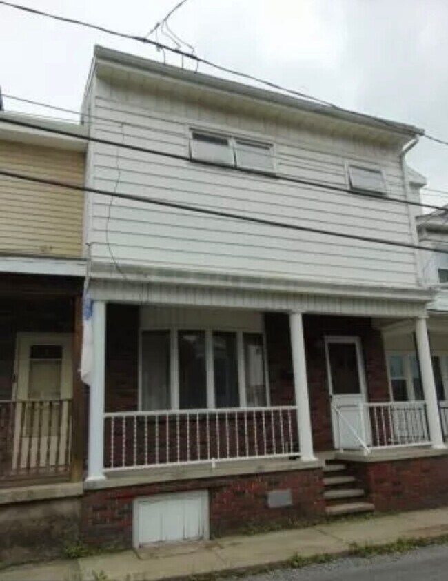231 Carbon St Rentals in Minersville, PA