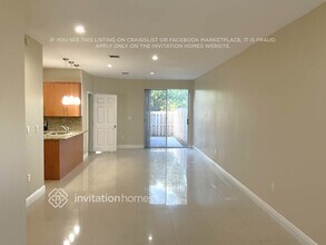 7663 N Southwood Cir in Davie, FL - Building Photo - Building Photo