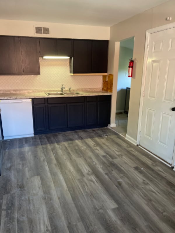 6319 Hackberry Way in Louisville, KY - Foto de edificio - Building Photo