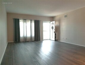2381 Ecuadorian Way in Clearwater, FL - Building Photo - Building Photo