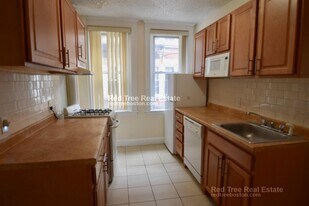 5 Barrows St in Boston, MA - Building Photo