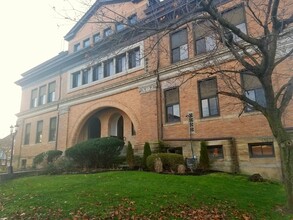 Jacksonian Schoolhouse Apartments in Bellevue, PA - Building Photo - Building Photo