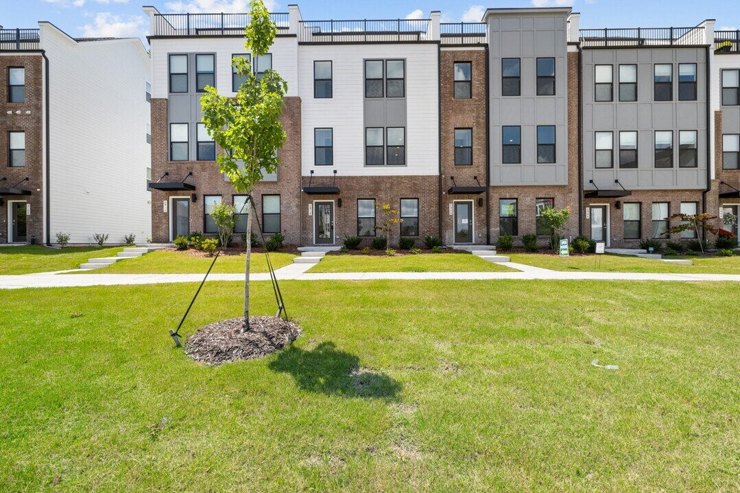 2910 Kempthorne Rd in Cary, NC - Building Photo