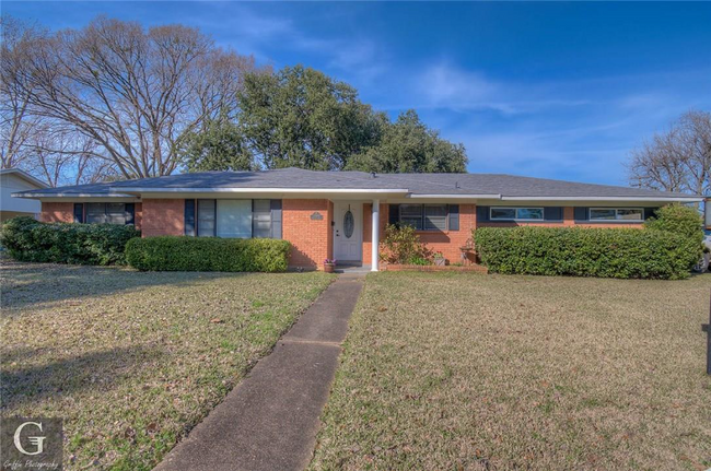 2319 Arlington Pl