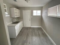 7815 Glass St photo'