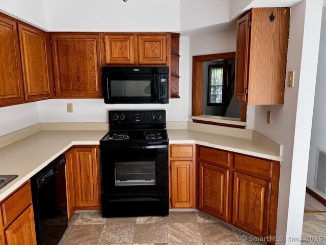 380 Hitchcock Rd in Waterbury, CT - Building Photo - Building Photo