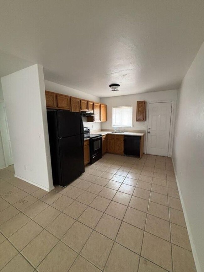 9871 W Santa Cruz Blvd in Arizona City, AZ - Building Photo - Building Photo