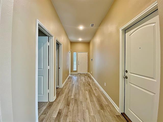 918 Primrose Dr in Sanger, TX - Foto de edificio - Building Photo