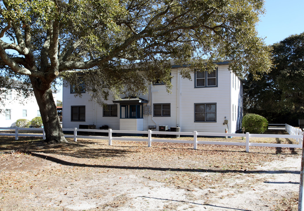 Shoreline Apartments in Morehead City, NC - Building Photo