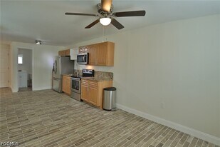 11 California Rd in Lehigh Acres, FL - Building Photo