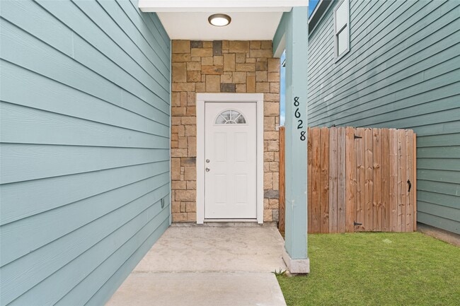 8628 Scott St in Houston, TX - Building Photo - Building Photo